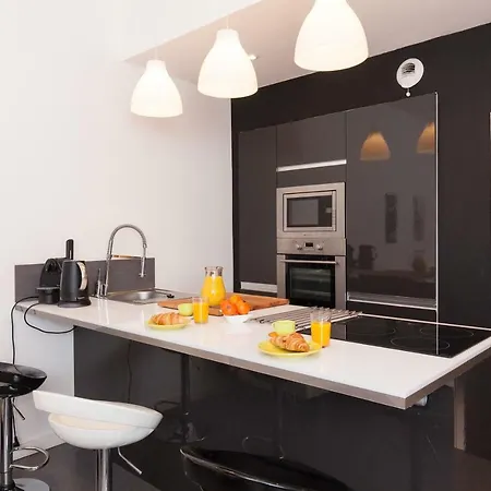 Manhattan 2 Pieces 3 Etoiles Lumineux Plein Centre A 5mn Des Plages Et Palais * كان