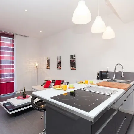 شقة Manhattan 2 Pieces 3 Etoiles Lumineux Plein Centre A 5mn Des Plages Et Palais *