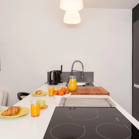 شقة Manhattan 2 Pieces 3 Etoiles Lumineux Plein Centre A 5mn Des Plages Et Palais كان