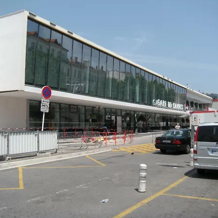 شقة Manhattan 2 Pieces 3 Etoiles Lumineux Plein Centre A 5mn Des Plages Et Palais كان