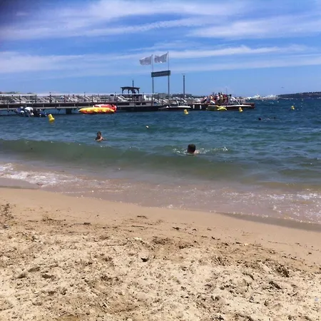 Manhattan 2 Pieces 3 Etoiles Lumineux Plein Centre A 5mn Des Plages Et Palais *